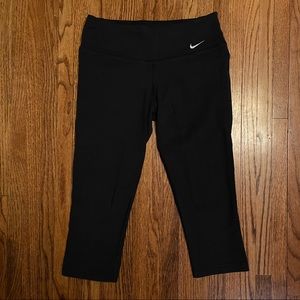 NIKE Dry Fit Crop Leggings